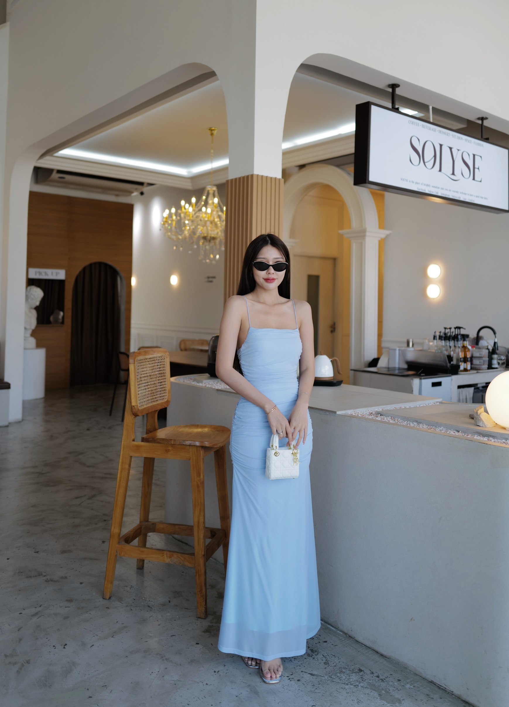 #9829 ชุดเดรสสายเดี่ยวยาว ผ้าชีทรูนิ่ม มีซับใน มีชิป หรูมากๆ แต่งจับจีบข้างๆตัว intuon
