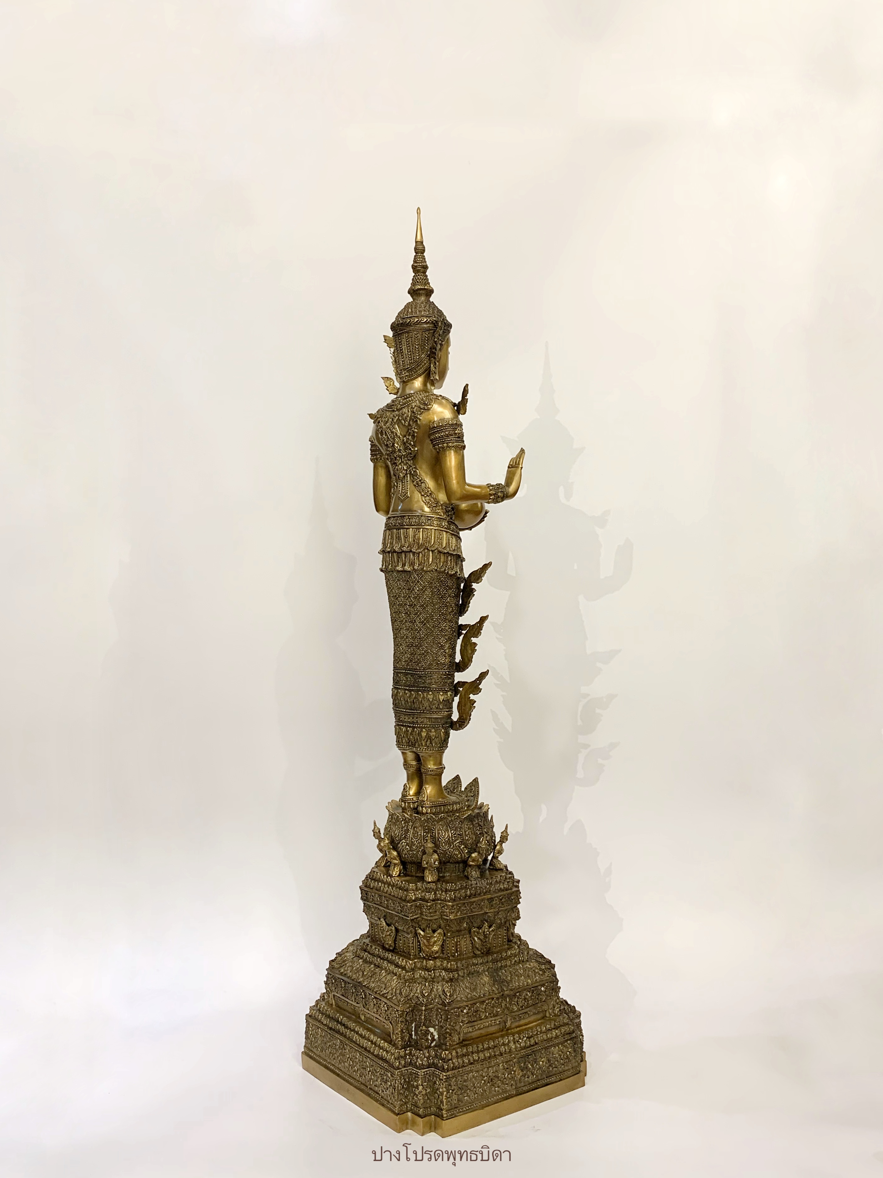 พระพุทธรูป ทรงเครื่องจักพรรดิ์ หน้าตัก 9 นิ้ว (ครบทั้ง 13 ปาง)