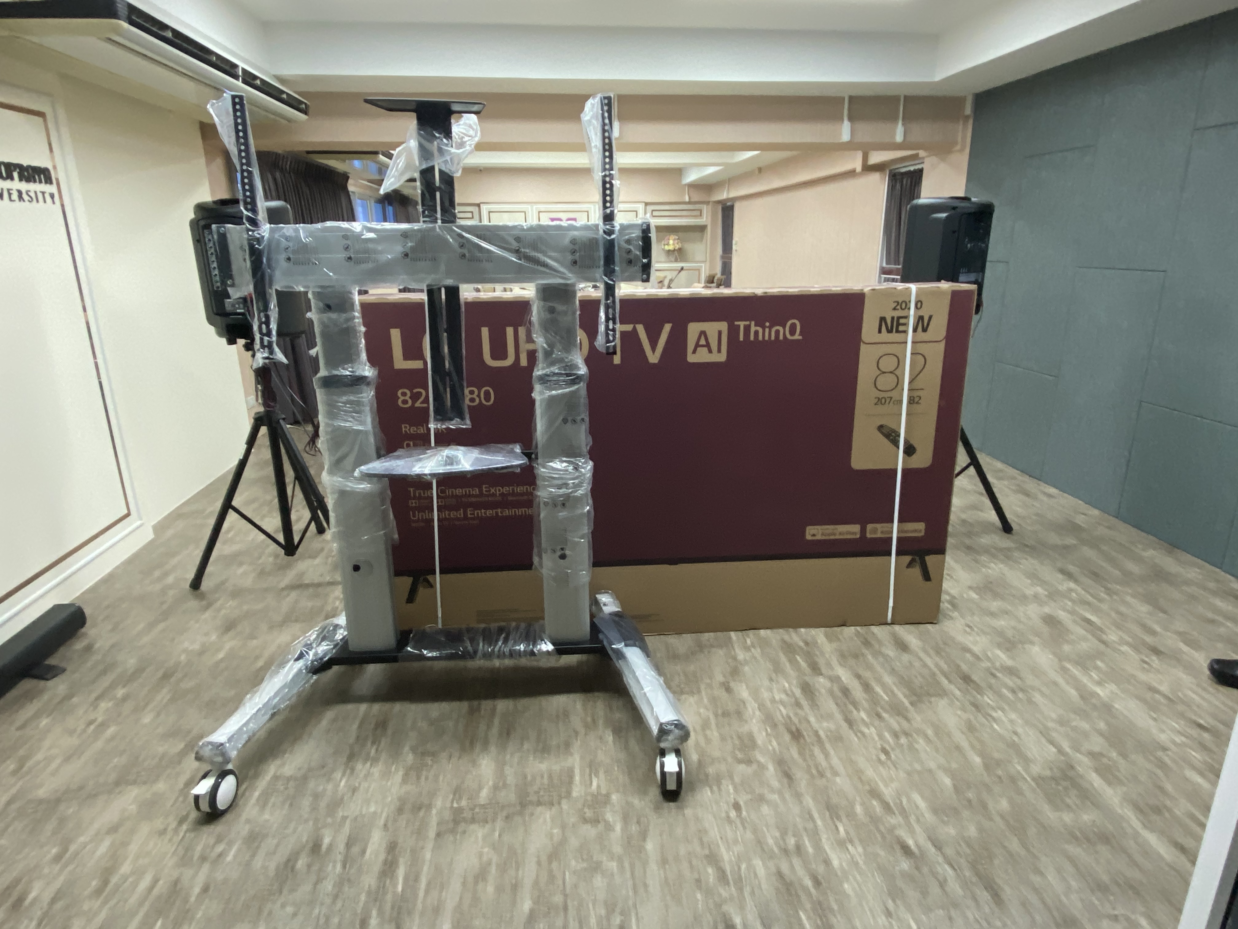 JMTVSTAND MT-F8200 ขาตั้งพื้นทีวีมีล้อเลื่อน(TV Stand) วัสดุ Aluminium อลูมิเนียม แบบล้อเลื่อนปรับสูง/ต่ำได้ 55"-98" นิ้ว{รับประกันสินค้า 3 ปี}0964746498