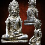 พระร่วงนั่งเทริดขนนก เนื้อว่าน บุเงิน