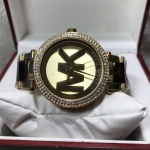 Michael Kors (MK)