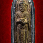 พระร่วงยืนอุ้มบาตร เนื้อชินตะกั่วสนิมแดง พร้อมเลี่ยม