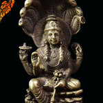 เทวรูปพระนารายณ์สี่กร ทรงนาคเจ็ดเศียร