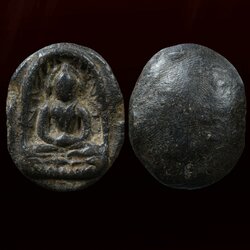 พระซุ้มกอ พิมพ์ขนมเปี๊ยะ เนื้อดำ