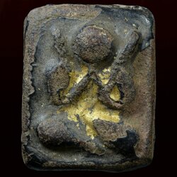 พระปิดตาหลวงปู่ภู่ วัดนอก พิมพ์สี่เหลี่ยมหลังแบบ