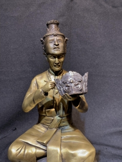 รูปเคารพครู (ตัวแทนครูทุกแขนง)