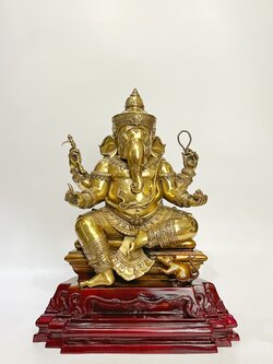 พระพิฆเนศ : พระสิทธิทากายะคณปติ หน้าตัก 9 นิ้ว (หมายเลข 38)