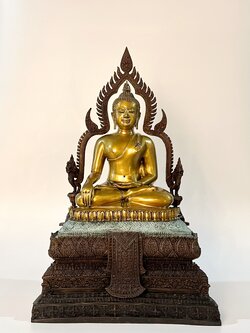 หลวงพ่อเพชร หน้าตัก 9 นิ้ว