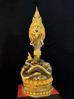 พญานาค สูง 149 cm.