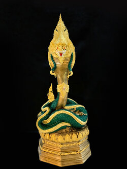 พญานาค สูง 159 cm.