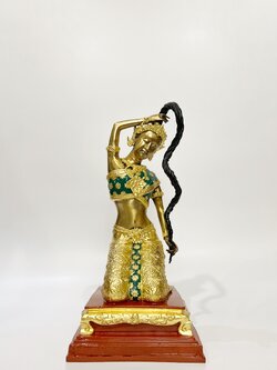 พระแม่ธรณีบีบมวยผม หน้าตัก 9 นิ้ว