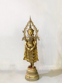 พระพุทธมหาจักรพรรดิ ปางถวายเนตร สูง 52 นิ้ว