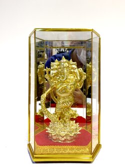 พระพิฆเนศ 3 เศียรนาฏราช สูง 7 นิ้ว พร้อมตู้กระจก