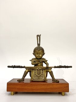 เห้งเจีย นั่งเก้าอี้ หน้าตัก 2 นิ้ว