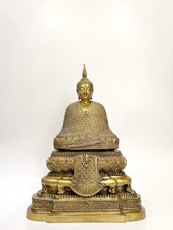 พระแก้วมรกต ทรงเครื่องฤดูหนาว หน้าตัก 9 นิ้ว