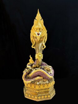 พญานาค สูง 149 cm.