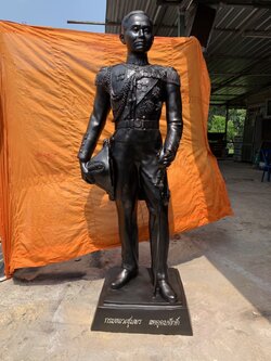 เสด็จเตี่ยกรมหลวงชุมพร สูง 180 cm