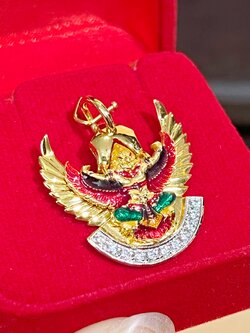 พญาครุฑ รุ่น เปิดขุมทรัพย์ (ทองคำ ลงยา พิมพ์เล็ก)