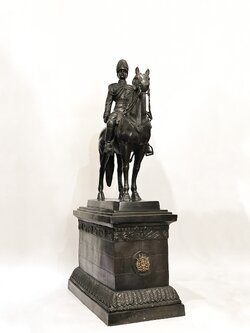 รัชกาลที่ 5 ทรงม้า หน้าตัก 9 นิ้ว