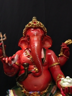 พระพิฆเนศนั่งบัลลังก์