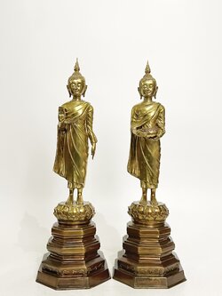 พระเจ้าห้ามโศกโรคาภัยนิรันตรายปราบไพรี หลวงพ่อเงินไหลมาสิริโภคาธนบดี สูง 18 นิ้ว