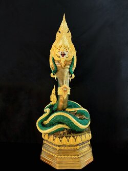 พญานาค สูง 159 cm.