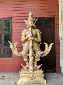 ท้าวเวสสุวรรณ ขนาดสูง 2.35 เมตร