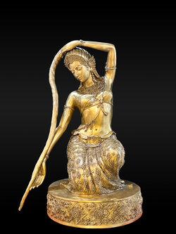 พระแม่ธรณีบีบมวยผม หน้าตัก 30 นิ้ว