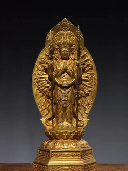 Pre-Order : พระโพธิสัตว์กวนอิม เจ้าแม่กวนอิม ปางพันมือ สูง 30 cm