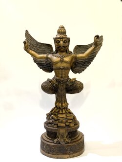 พญาครุฑ รุ่น เหยียบเงินเหยียบทอง