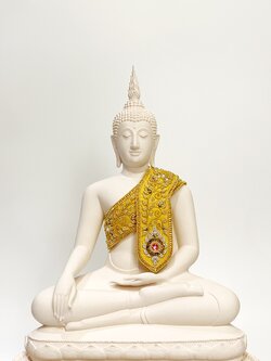 สังฆาฏิปักดิ้นทอง สำหรับพระพุทธรูปขนาดหน้าตัก 9 นิ้ว