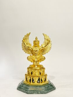 พญาครุฑ รุ่น เจริญพร (องค์บูชา พิมพ์เล็ก)