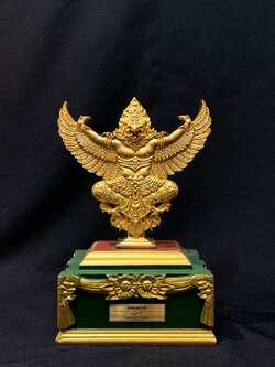 พญาครุฑองค์บูชา รุ่น เปิดขุมทรัพย์