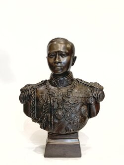 เสด็จเตี่ยกรมหลวงชุมพร ครึ่งพระองค์