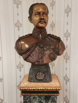 รัชกาลที่ 5 ครึ่งพระองค์ (ขนาดเท่าจริง)