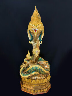 พญานาค สูง 149 cm.