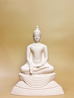 พระมัชฌิมาทิพยมรรคโลกุตรา (รุ่น 2) หน้าตัก 7 นิ้ว