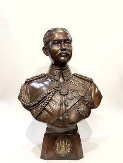 รัชกาลที่ 5 ครึ่งพระองค์ (ขนาดเท่าจริง)