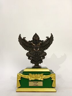 พญาครุฑองค์บูชา รุ่น เปิดขุมทรัพย์