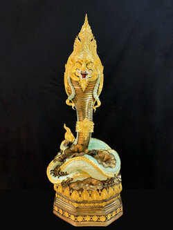 พญานาค สูง 149 cm.