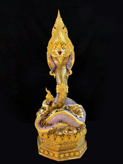 พญานาค สูง 149 cm.