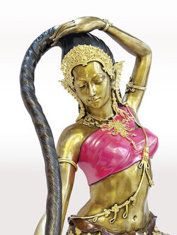 พระแม่ธรณีบีบมวยผม หน้าตัก 30 นิ้ว