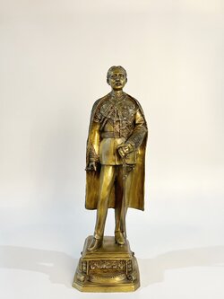 รัชกาลที่ 5 หน้าตัก 9 นิ้ว (กองทัพภาค2)