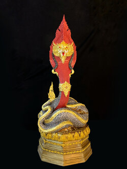 พญานาค สูง 159 cm.