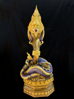 พญานาค สูง 149 cm.