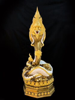 พญานาค สูง 149 cm.