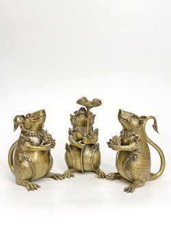 ชุด : หนูมุสิกะ (ถือขนม 2+วางกำยาน 1)