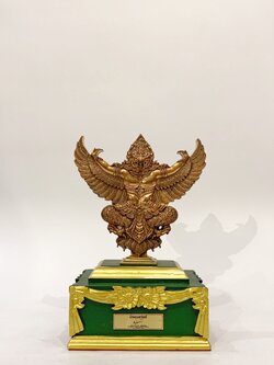 พญาครุฑองค์บูชา รุ่น เปิดขุมทรัพย์