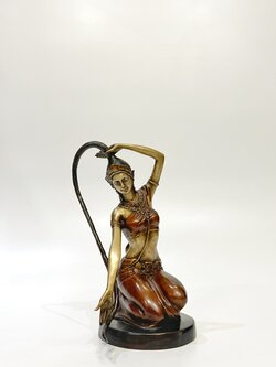 พระแม่ธรณีบีบมวยผม หน้าตัก 3 นิ้ว