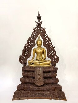 พระพุทธชินสีห์ หน้าตัก 9 นิ้ว